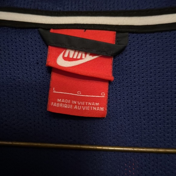 Nike Windbreaker Light Weight - Picture 3 of 7